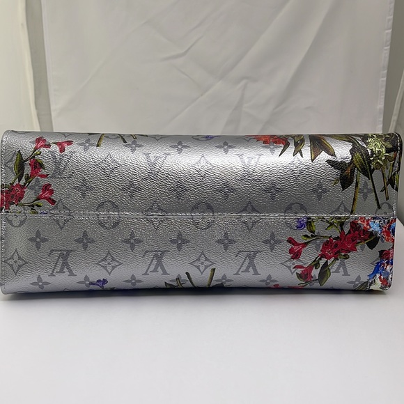 2022 Limited Edition Louis Vuitton OntheGo MM tote - Picture 5 of 7